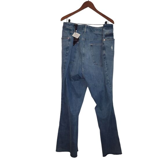 Ava & Viv High-Rise Flare Jeans Light‎ Wash Women's Plus Size 28 - Picture 3 of 9